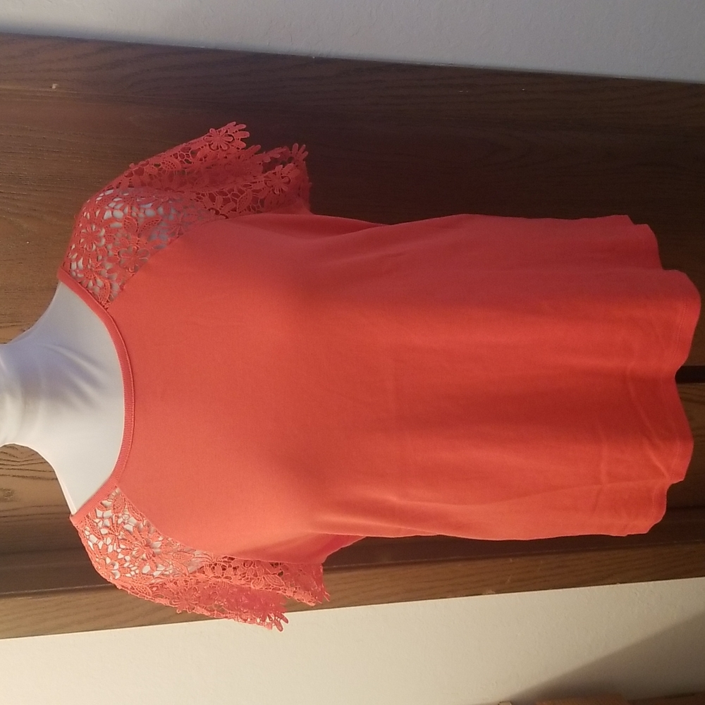 Lace sleeve tshirt